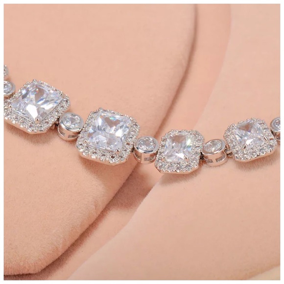 Swarovski Crystals Mia Gorgeous Bracelet - Picture 7 of 7